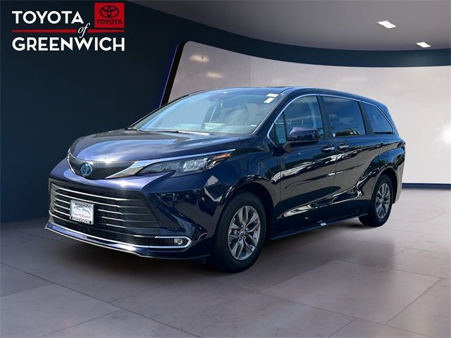 2024 Toyota Sienna XLE