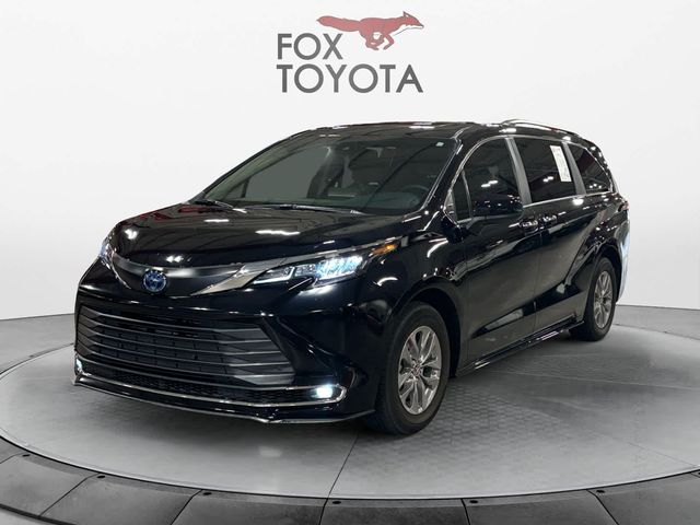 2024 Toyota Sienna XLE