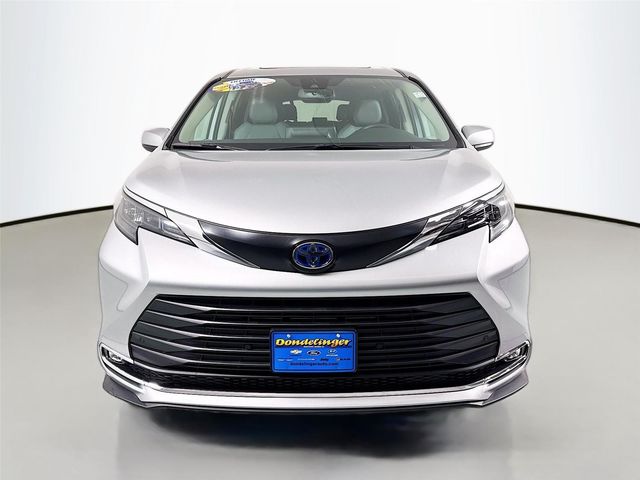 2024 Toyota Sienna XLE