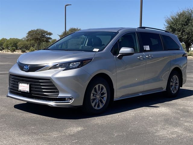 2024 Toyota Sienna XLE