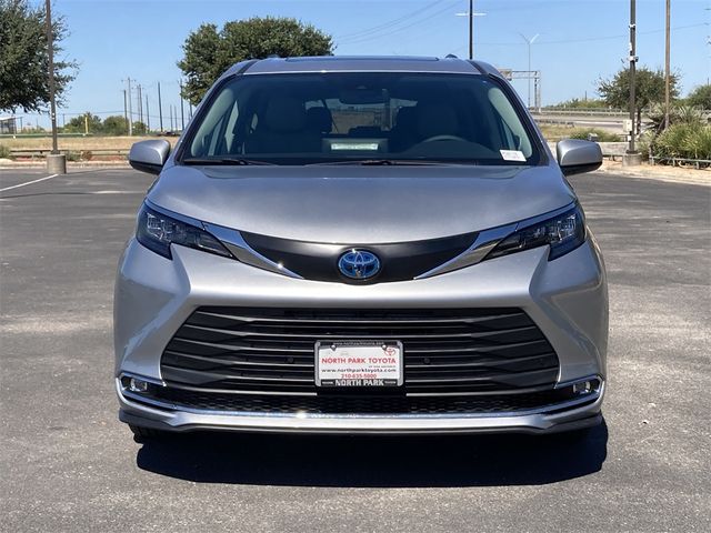 2024 Toyota Sienna XLE