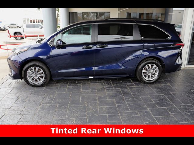 2024 Toyota Sienna XLE