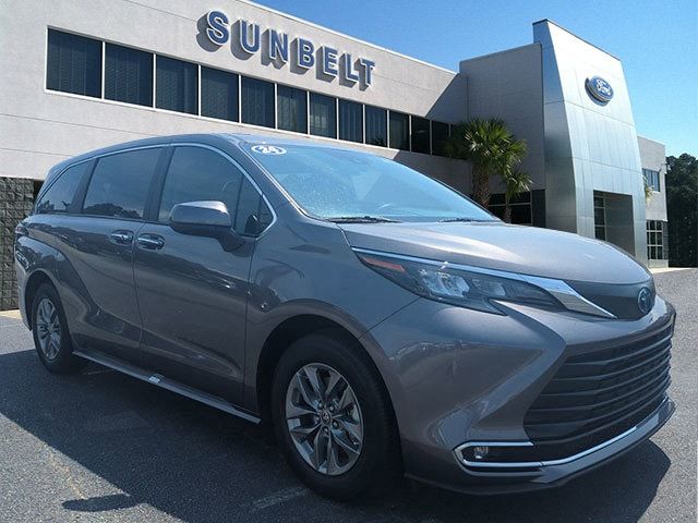 2024 Toyota Sienna XLE Autono-MaaS
