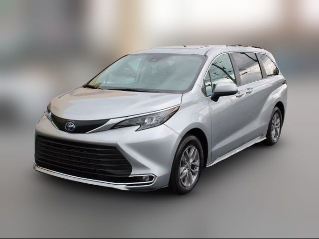 2024 Toyota Sienna XLE