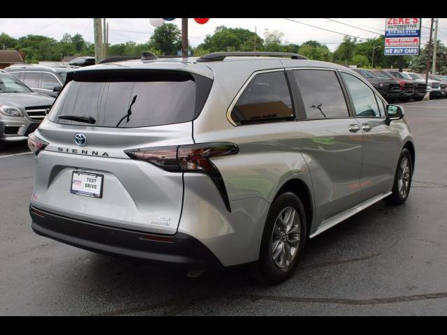 2024 Toyota Sienna XLE