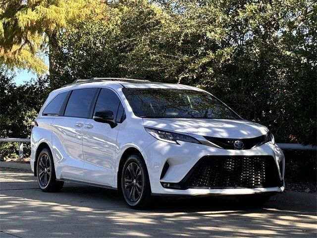 2024 Toyota Sienna XSE