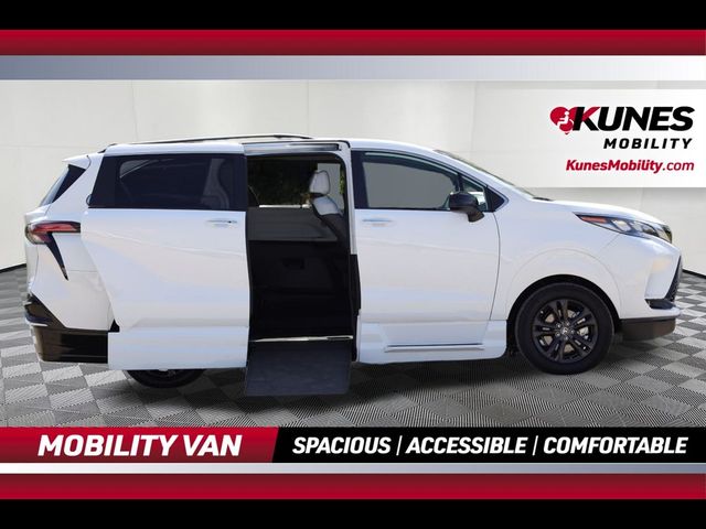 2024 Toyota Sienna XSE