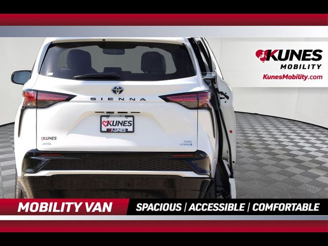 2024 Toyota Sienna XSE