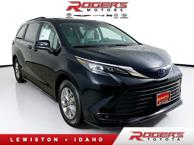 2024 Toyota Sienna LE