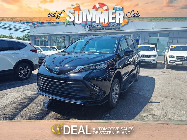 2024 Toyota Sienna LE