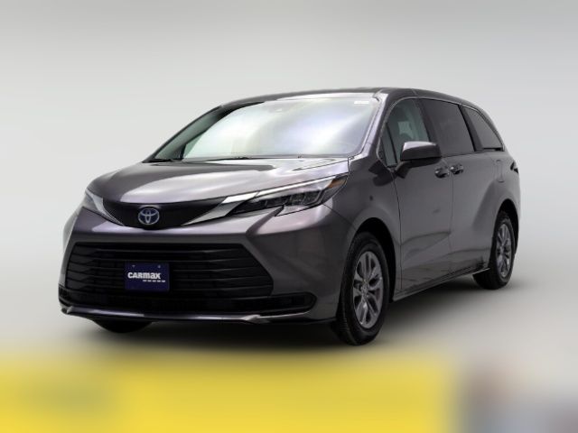 2024 Toyota Sienna LE