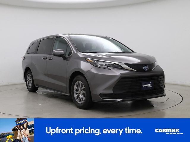 2024 Toyota Sienna LE