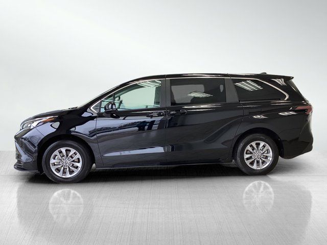 2024 Toyota Sienna LE