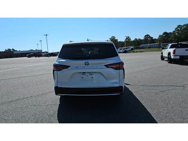 2024 Toyota Sienna Platinum