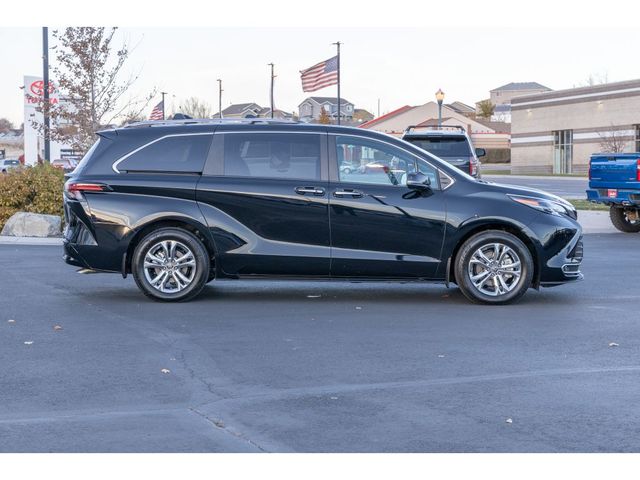 2024 Toyota Sienna Platinum