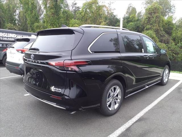 2024 Toyota Sienna Platinum