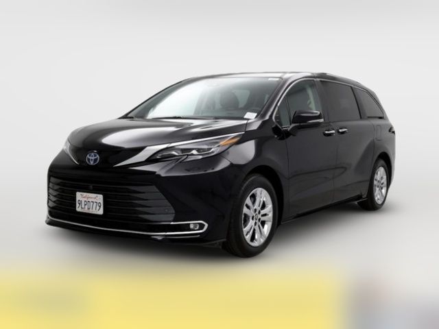 2024 Toyota Sienna Platinum