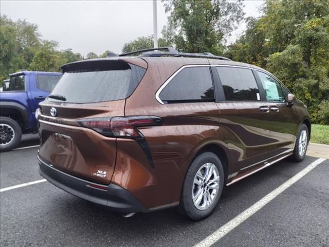 2024 Toyota Sienna XLE