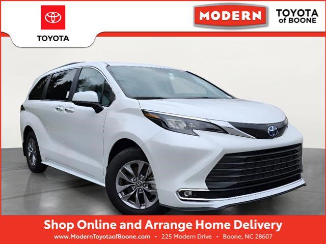 2024 Toyota Sienna XLE