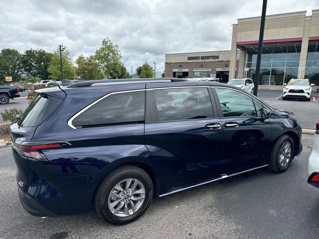 2024 Toyota Sienna XLE