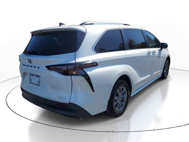 2024 Toyota Sienna XLE