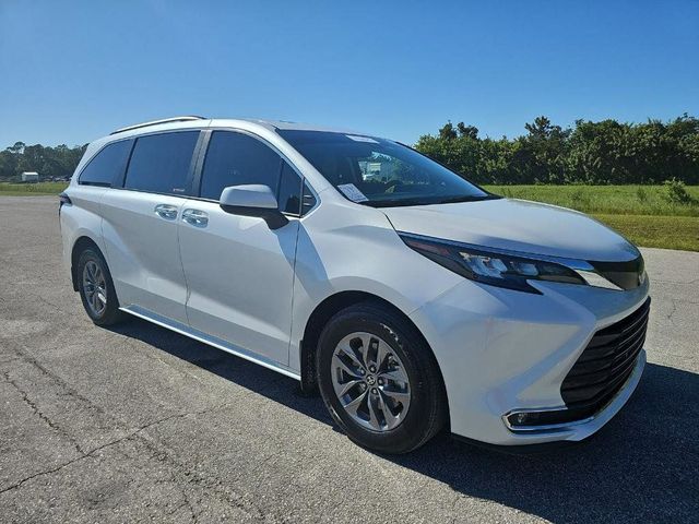 2024 Toyota Sienna XLE