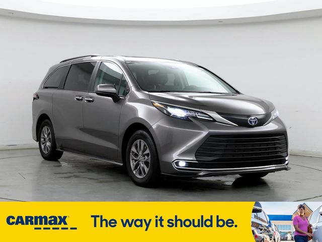 2024 Toyota Sienna XLE