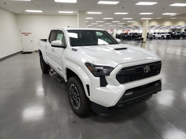 2024 Toyota Tacoma 4WD TRD Sport Hybrid