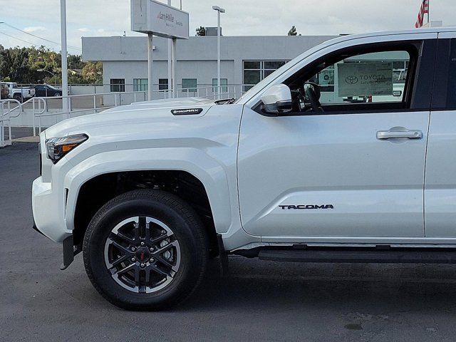 2024 Toyota Tacoma 4WD TRD Sport Hybrid