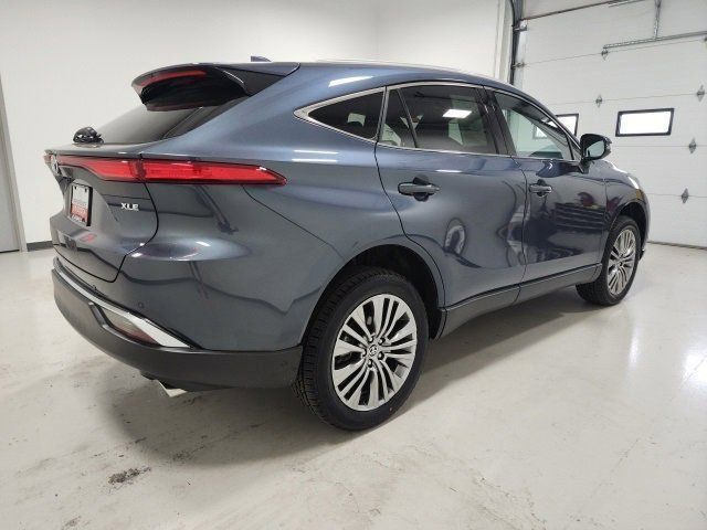 2024 Toyota Venza LE
