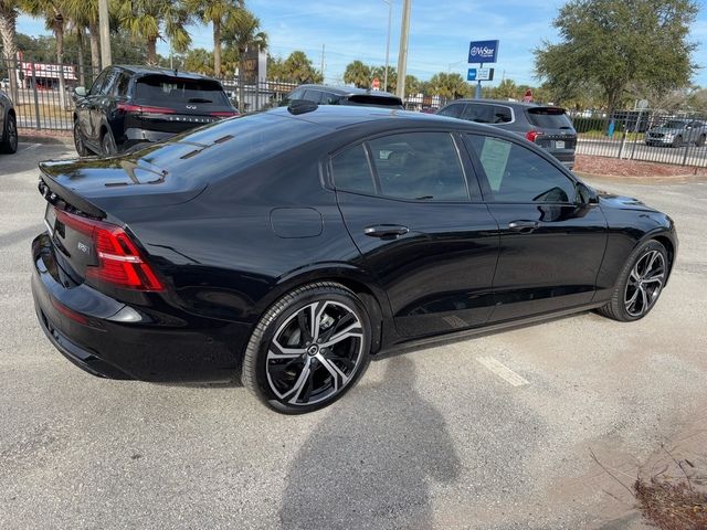 2024 Volvo S60 Ultimate Dark Theme