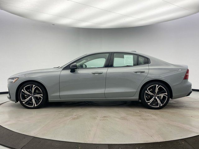 2024 Volvo S60 Core Dark Theme