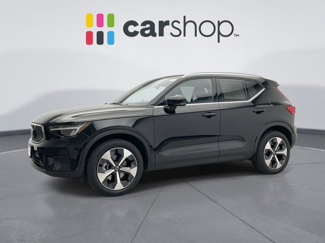 2024 Volvo XC40 Core Bright Theme