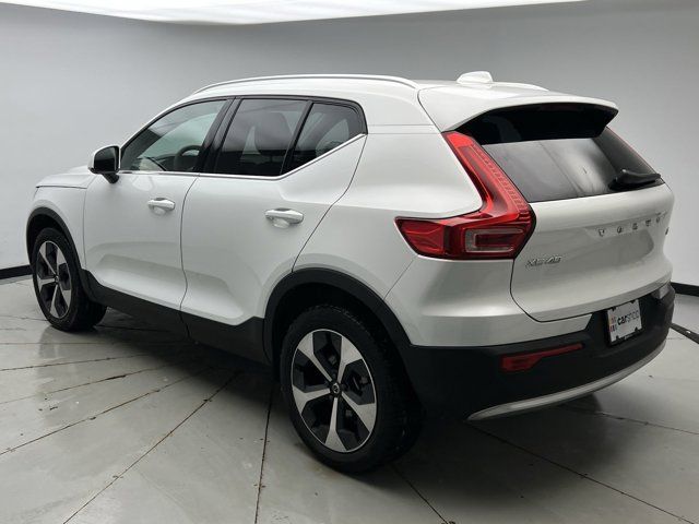 2024 Volvo XC40 Plus Bright Theme