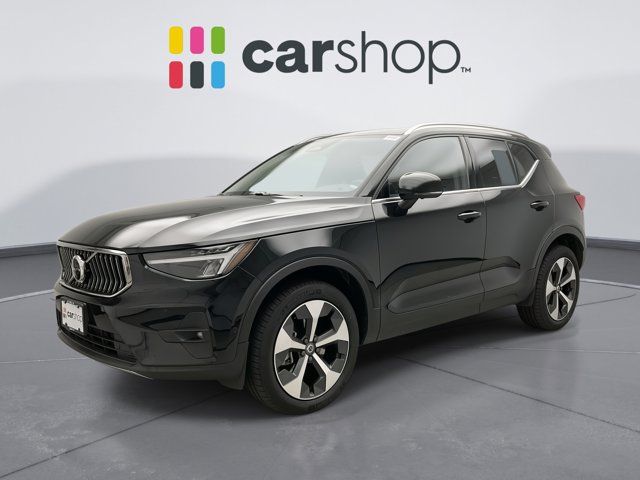 2024 Volvo XC40 Plus Bright Theme