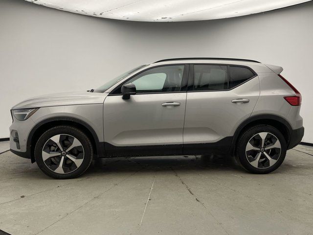 2024 Volvo XC40 Plus Dark Theme