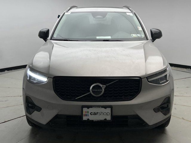 2024 Volvo XC40 Plus Dark Theme