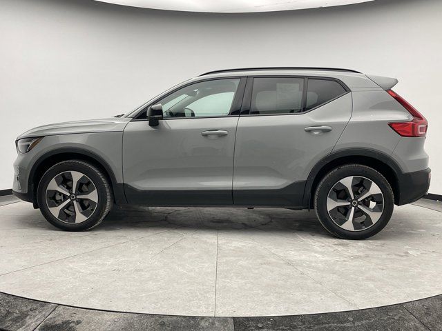 2024 Volvo XC40 Plus Dark Theme