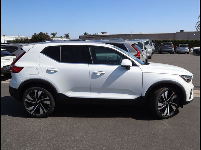 2024 Volvo XC40 Plus Bright Theme