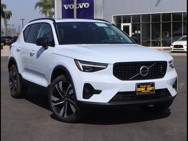 2024 Volvo XC40 Plus Dark Theme