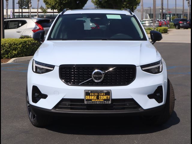 2024 Volvo XC40 Plus Dark Theme