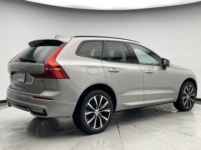 2024 Volvo XC60 Plus Dark Theme