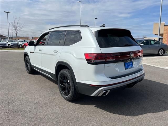 2024 Volkswagen Atlas 2.0T Peak Edition SEL