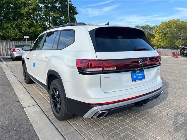 2024 Volkswagen Atlas 2.0T Peak Edition SEL