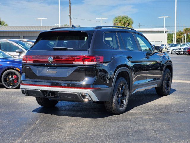 2024 Volkswagen Atlas 2.0T Peak Edition SEL