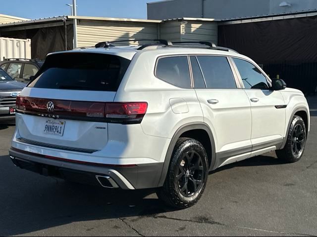 2024 Volkswagen Atlas 2.0T Peak Edition SEL