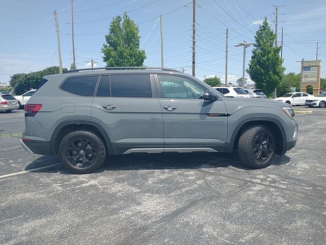 2024 Volkswagen Atlas 2.0T Peak Edition SEL