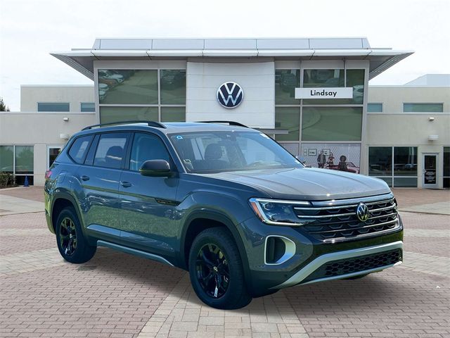 2024 Volkswagen Atlas 2.0T Peak Edition SEL