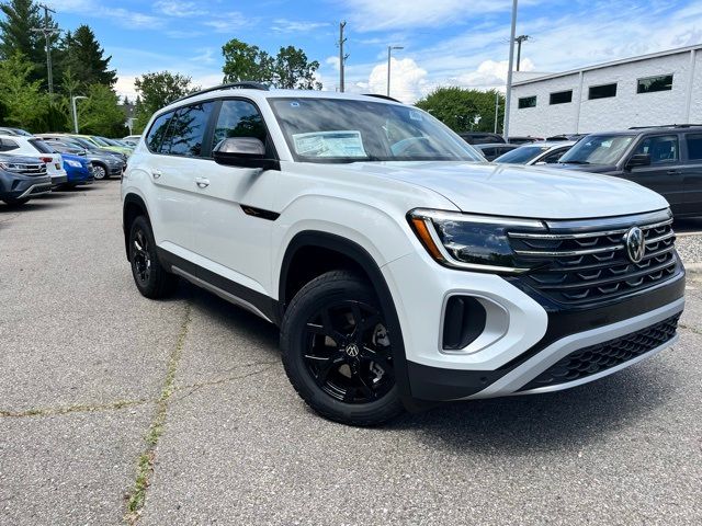 2024 Volkswagen Atlas 2.0T Peak Edition SEL