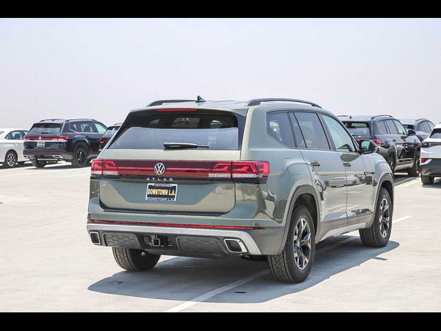 2024 Volkswagen Atlas 2.0T Peak Edition SEL